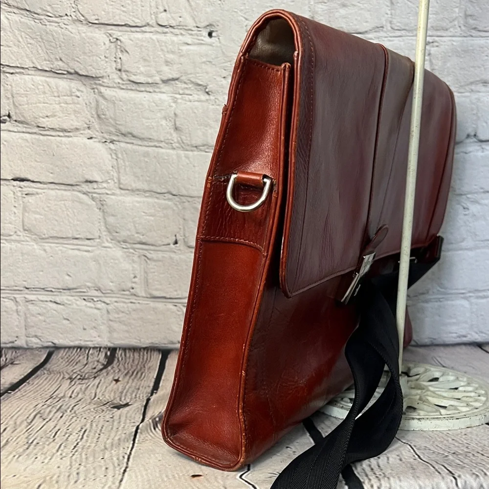 * Bosca Old Leather Flap Envelope shoulder Brief Cognac Leather